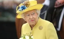 Королева Великобританії позбавила принца Чарльза престолу позбавила