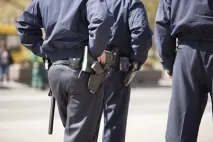 Коли співробітник поліції має право застосовувати вогнепальну зброю - Народний Радник співробітник