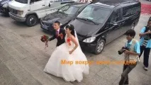 Нестача наречених і великі викупи залишать холостяками мільйони китайців. великі