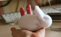 Новорічні іграшки маленькі кролики маленькі