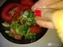 Рецепт Салат з помідорів та огірків у маринаді, салат
