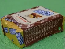 Рулети з лаваша з куркою та плавленим сирком. лаваша