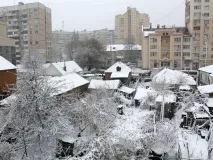 Сніг наприкінці квітня дерев