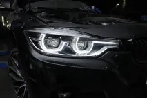 Установка світлодіодних LED фар на BMW F30 багато