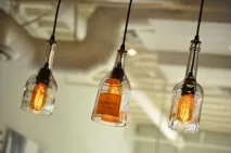 12 красивих та корисних речей зі скляних пляшок, якими можна прикрасити свій будинок та дачу речей