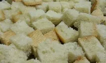 Гороховий суп з сухариками. можна
