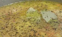 Гороховий суп з сухариками. можна