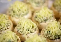 Швидка закуска рецепт приготування печериць з курячою грудкою печериць