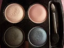 Чотириколірні тіні для повік «Невловима Принадність» AVON чотириколірні