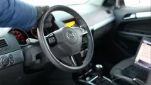 превъзхожда превъзхожда
