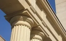 Які бувають різновиди капітелі Бувають