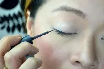 рисувам долния клепач