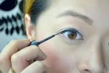 очна линия долния клепач