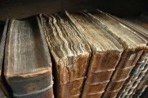 Як правильно зберігати книги зберігати