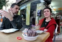 Нам треба розлучитися, Ona-Znaet ona-znaet