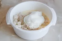 Омлет з куркою та горошком. омлет