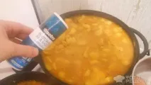 Рецепт Тушкована картопля з селери та куркумою, Яскраво та ароматно) Незвичайне у звичайному) рецепт