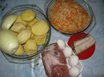 Картопляні лежні з м’ясом. пюре