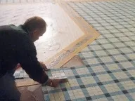 Укладання мозаїчної плитки своїми руками як робиться укладання мозаїки на сітці для прикраси своїми
