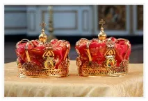 Символи вінчання свічки, кільця, ручник та вінці символи
