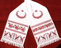 Символи вінчання свічки, кільця, ручник та вінці вінчання