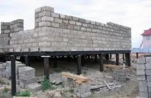 Палевий фундамент під будинок з піноблоків палевий