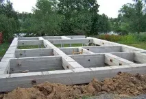 пилотна къща