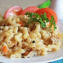 Свинина з макаронами. вогні