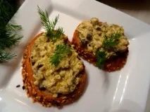 Закуска з шампіньйонами та куркою. куркою