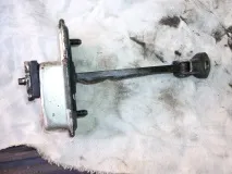 Заміна обмежувача водійських дверей заміна