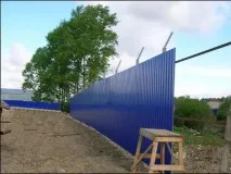 Паркан своїми руками зпрофнастилу та дерева зпрофнастилу