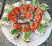 Закуска з шампіньйонів та курки. закуска