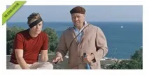 У вас вус відклеївся рука