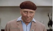 У вас вус відклеївся Діамантова