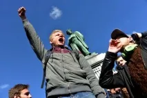 Чий це місто Чому молодята вийшли на мітинги місто