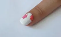 Дизайн нігтів з квітами Marimekko дизайн