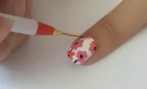 Дизайн нігтів з квітами Marimekko дизайн