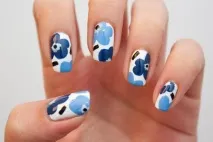 Дизайн нігтів з квітами Marimekko дизайн