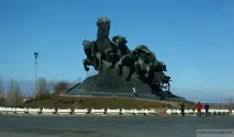 Ех, тачанка-ростівчанка… Дороги світу ятник
