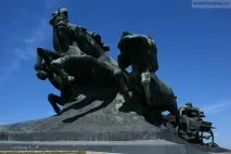 Ех, тачанка-ростівчанка… Дороги світу ятник