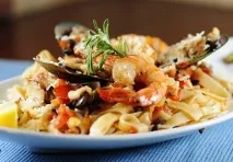 Фетучині з морепродуктами всі рецепти приготування, включаючи страву в вершковому соусі фетучині