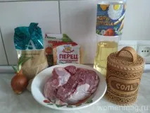 Яловичина з рисом на сковороді сковороді