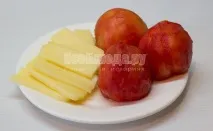 помідорами