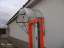 Як зробити навіси та козирки ковані або з металопрофілю над ганком, входом, побудувати та ковані
