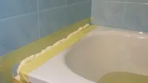 Як зробити щілину між ванною і стіною відео і поради чим зробити