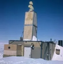 Кому було встановлено пам’ятник в Антарктиді 1958 р. було