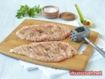 Курячі відбивні з овочами під сиром, покроковий покроковий