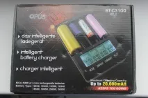 Знаменитий універсальний зарядний пристрій Opus BT-C3100 V2 пристрій