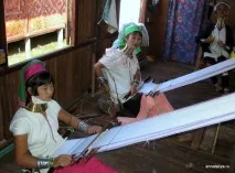 Жінки-жирафи племені Падаунгів (М’янма, Таїланд), Невідома планета невідома