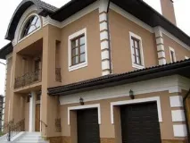 Нанесення фінішних фасадних покриттів трійка лідерів фінішних